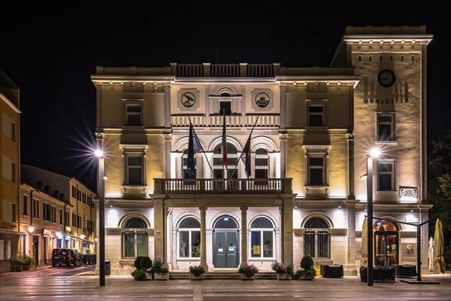 Immagine per Monfalcone, la denuncia di tre consiglieri comunali: «poche riduzioni di tasse a cittadini e commercianti»